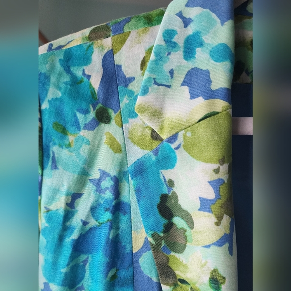 Roz & Ali Floral Blue Blazer | L | 3/4 Sleeve | - Picture 3 of 7